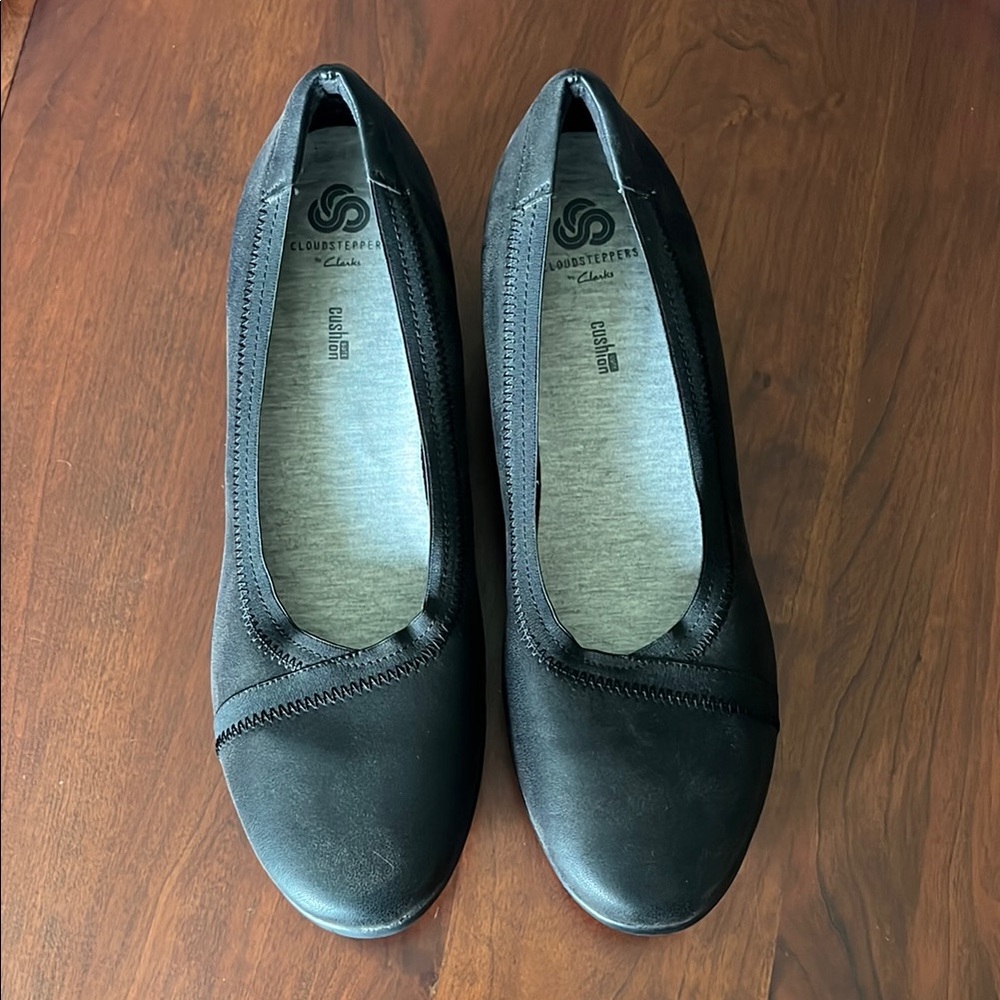 Cloudsteppers by Clarks Women's Black Flats-Caddell Dash